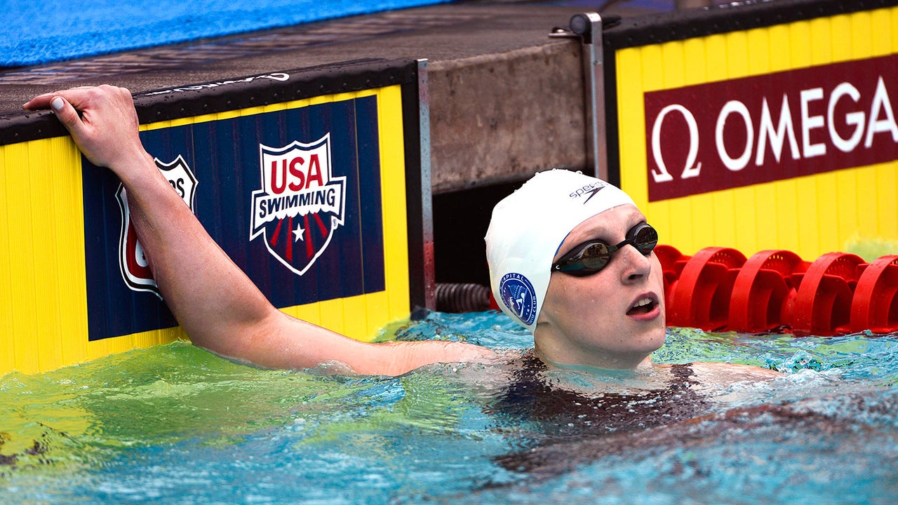 Katie Ledecky beats Missy Franklin in 200 free at U.S. nationals